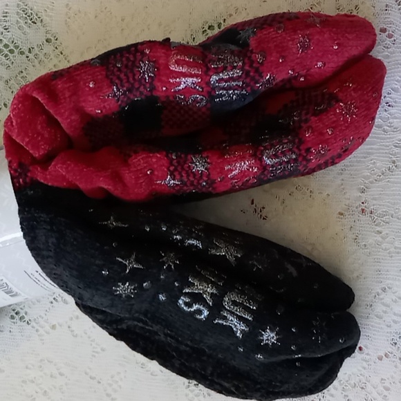 Muk Luks Women's Cabin Socks 2 Pack With Non Skid Bottoms Size S/M Size 5-7 - Picture 4 of 6